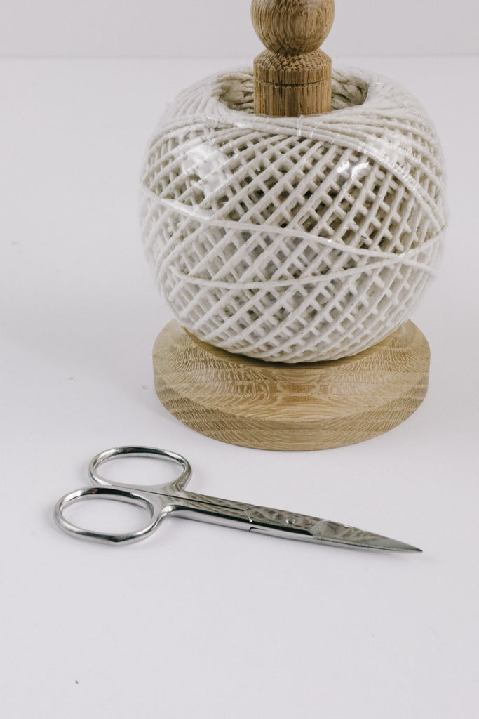 String Tidy With Scissors