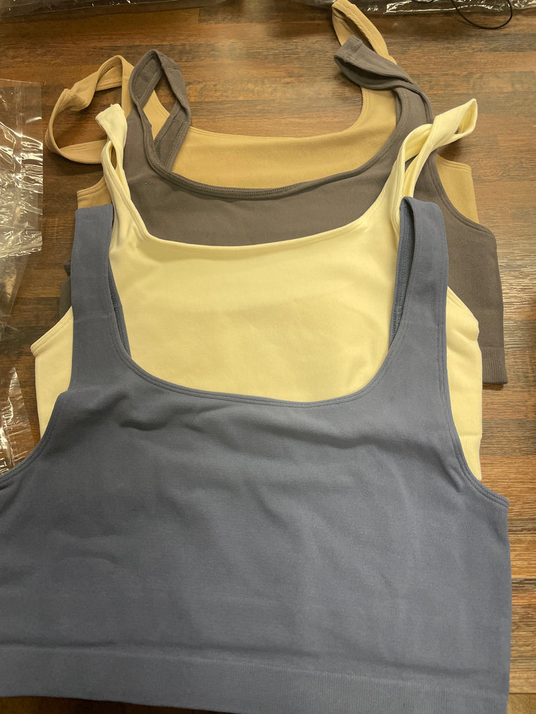 Brami: Short Top, Extra support, square neck